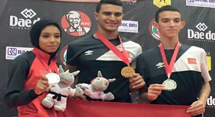الملك محمد السادس يهنئ البطل الناظوري أشرف أشن المتوج في بطولة العالم للكاراطي بأندونيسيا الملك محمد السادس يهنئ البطل الناظوري أشرف أشن المتوج في بطولة العالم للكاراطي بأندونيسيا