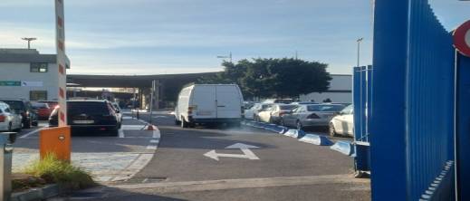 أول شاحنة محملة بالسلع تعبر من مليلية المحتلة إلى المغرب أول شاحنة محملة بالسلع تعبر من مليلية المحتلة إلى المغرب