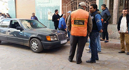 خطير.. لصوص يسرقون سيارة بطريقة غريبة والمواطنين يلقون القبض على أحدهم خطير.. لصوص يسرقون سيارة بطريقة غريبة والمواطنين يلقون القبض على أحدهم