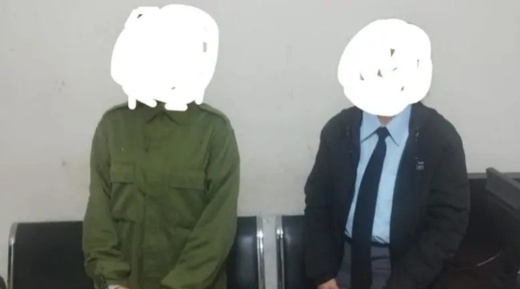 توقيف فتاتين قاصرتين تتجولان بلباس الدرك في الشارع توقيف فتاتين قاصرتين تتجولان بلباس الدرك في الشارع