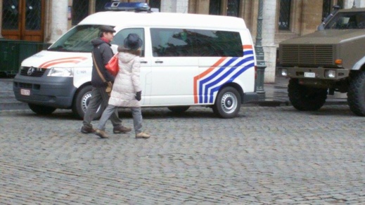 بالفيديو.. إستمرار حالة التأهب لليوم الثاني بالعاصمة البلجيكية بروكسيل والجالية الريفية متخوفة بالفيديو.. إستمرار حالة التأهب لليوم الثاني بالعاصمة البلجيكية بروكسيل والجالية الريفية متخوفة