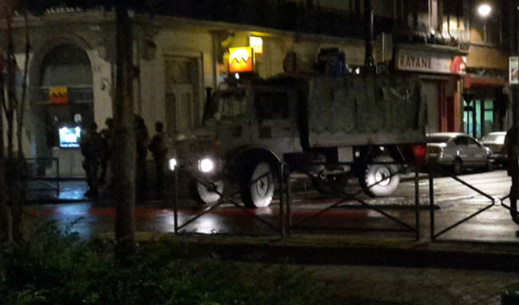 بالفيديو.. الشرطة البلجيكية تعتقل 21 شخص ببروكسل وتفشل في إلقاء القبض على صلاح عبد السلام بالفيديو.. الشرطة البلجيكية تعتقل 21 شخص ببروكسل وتفشل في إلقاء القبض على صلاح عبد السلام