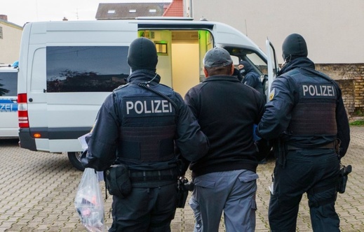 توقيف مهاجر مغربي بألمانيا متهم بالتجسس لمخابرات أجنبية توقيف مهاجر مغربي بألمانيا متهم بالتجسس لمخابرات أجنبية