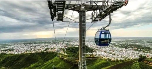 إصابة 30 شخصا إثر سقوط تلفريك بمنتجع سياحي في إسبانيا إصابة 30 شخصا إثر سقوط تلفريك بمنتجع سياحي في إسبانيا