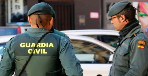 إطلاق سراح ثلاثة مغاربة متهمين بسرقة حواسيب في إسبانيا إطلاق سراح ثلاثة مغاربة متهمين بسرقة حواسيب في إسبانيا