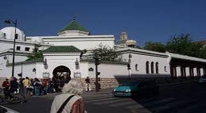 فرنسا تغلق 3 مساجد في إطار التصدي للأفكار المتطرفة فرنسا تغلق 3 مساجد في إطار التصدي للأفكار المتطرفة