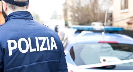 العثور على مهاجر مغربي مقتول داخل سيارته بإيطاليا العثور على مهاجر مغربي مقتول داخل سيارته بإيطاليا