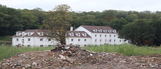 محاكمة زوجين وابنتهما بتهمة محاكمة زوجين وابنتهما بتهمة