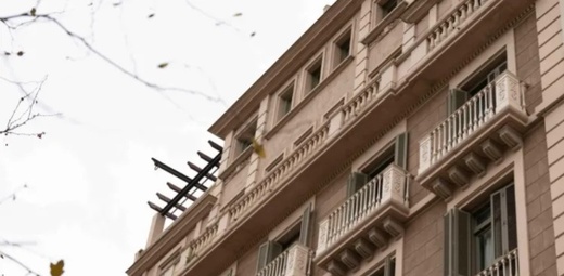 تقارير إعلامية إسبانية: ابنة سفير مغربي مزيفة تحتل منزلا في برشلونة تقارير إعلامية إسبانية: ابنة سفير مغربي مزيفة تحتل منزلا في برشلونة