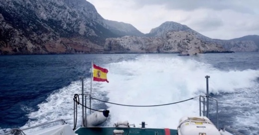 قطيع من الماعز بجزيرة ليلى يثير استنفار الحرس المدني الإسباني قطيع من الماعز بجزيرة ليلى يثير استنفار الحرس المدني الإسباني