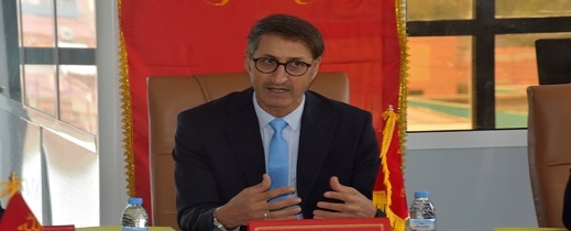 عامل الدريوش يفاجئ الإدارات بزيارة صباحية.. مكاتب مغلقة وغياب موظفين وحارس يسأله عامل الدريوش يفاجئ الإدارات بزيارة صباحية.. مكاتب مغلقة وغياب موظفين وحارس يسأله