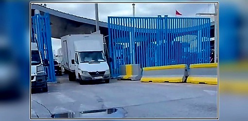 عبور ثاني شحنة تجارية من مليلية إلى الناظور وسط انتقادات بسبب غياب الشفافية عبور ثاني شحنة تجارية من مليلية إلى الناظور وسط انتقادات بسبب غياب الشفافية