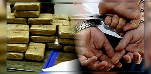 الدرك الملكي يعتقل دركي سابق بحوزته شحنة مخدرات في سيارة فاخرة الدرك الملكي يعتقل دركي سابق بحوزته شحنة مخدرات في سيارة فاخرة