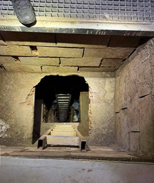 اكتشاف نفق سري يستعمل في تهريب المخدرات الى سبتة اكتشاف نفق سري يستعمل في تهريب المخدرات الى سبتة