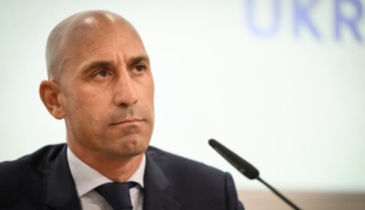 محكمة مدريد تدين الرئيس السابق للاتحاد الإسباني لكرة القدم في قضية القبلة محكمة مدريد تدين الرئيس السابق للاتحاد الإسباني لكرة القدم في قضية القبلة