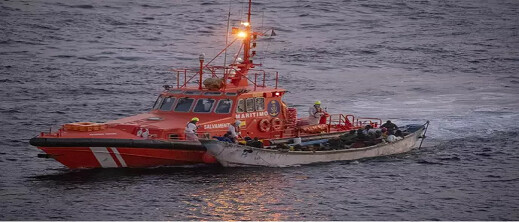 إنقاذ 23 مهاجرا مغربيا قبالة سواحل ألميريا الإسبانية إنقاذ 23 مهاجرا مغربيا قبالة سواحل ألميريا الإسبانية