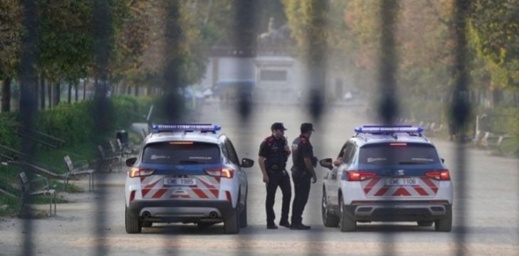 إسبانيا تطرد حلاقا مغربيا من برشلونة بتهمة تجنيد مقاتلين لتنظيم داعش إسبانيا تطرد حلاقا مغربيا من برشلونة بتهمة تجنيد مقاتلين لتنظيم داعش