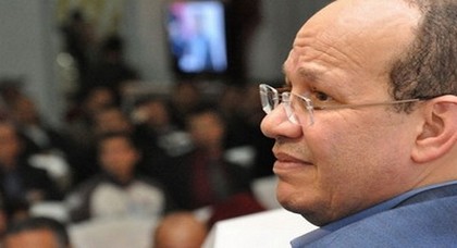 الهمة يتنازل للفتاة التي اعتقلت بالناظور وانتحلت صفة إبنته والقضاء يفرج عنها الهمة يتنازل للفتاة التي اعتقلت بالناظور وانتحلت صفة إبنته والقضاء يفرج عنها