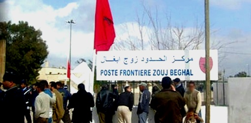 الجزائر تفرج عن دفعة جديدة من الشباب المغاربة المحتجزين الجزائر تفرج عن دفعة جديدة من الشباب المغاربة المحتجزين