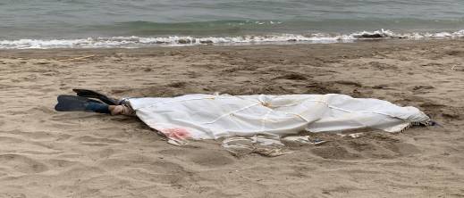 مأساة جديدة.. غرق قاصر أثناء محاولة للهجرة غير النظامية مأساة جديدة.. غرق قاصر أثناء محاولة للهجرة غير النظامية