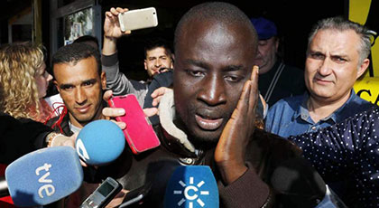 الزهر وما يدير.. إفريقي مر عبر مدينة الناظور إلى إسبانيا بطريقة غير شرعية  فاز ب 400 ألف أورو  الزهر وما يدير.. إفريقي مر عبر مدينة الناظور إلى إسبانيا بطريقة غير شرعية  فاز ب 400 ألف أورو