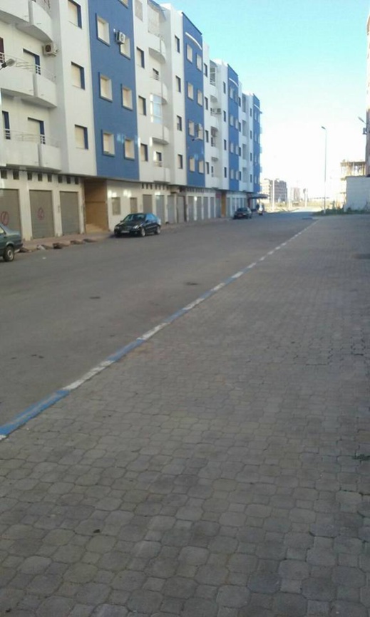مقاهي الشيشة تغزو حي المطار والساكنة تعاني وتناشد المسؤولين بالتدخل