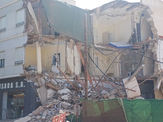 انهيار جزئي لمبنى في مليلية يثير الذعر دون وقوع إصابات انهيار جزئي لمبنى في مليلية يثير الذعر دون وقوع إصابات