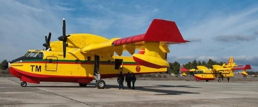 المغرب يجهز طائرات "كاندير" لمكافحة أسراب الجراد على الحدود الجزائرية المغرب يجهز طائرات "كاندير" لمكافحة أسراب الجراد على الحدود الجزائرية