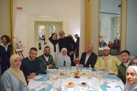 الكونفدرالية الإسلامية الإيطالية تنظم حفل إفطار بهيج بمدينة تورينو الإيطالية الكونفدرالية الإسلامية الإيطالية تنظم حفل إفطار بهيج بمدينة تورينو الإيطالية