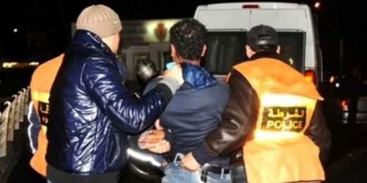 الأمن يطيح بمروج مخدرات خطير قرب مؤسسات تعليمية بالعروي الأمن يطيح بمروج مخدرات خطير قرب مؤسسات تعليمية بالعروي