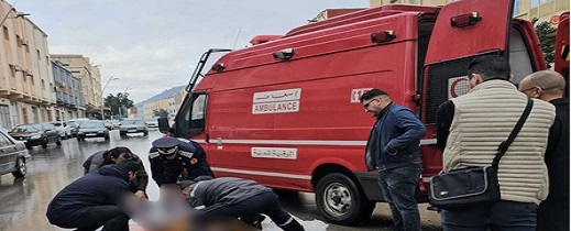 سيارة تدهس طفلة على مستوى طريق الناظور - أزغنغان وتلوذ بالفرار سيارة تدهس طفلة على مستوى طريق الناظور - أزغنغان وتلوذ بالفرار