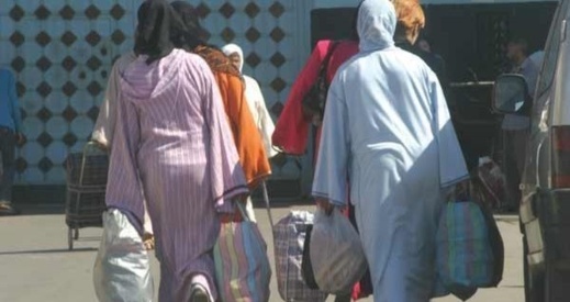 ممنوعات تسرب إلى نزلاء بمؤسسات سجنية في قفة عيد الفطر ممنوعات تسرب إلى نزلاء بمؤسسات سجنية في قفة عيد الفطر