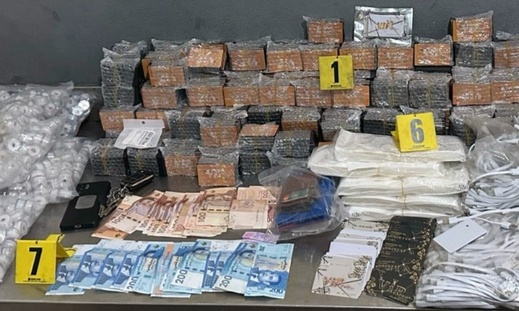 الشرطة توقف شابا متورطا في ترويج أجهزة غش مهربة الشرطة توقف شابا متورطا في ترويج أجهزة غش مهربة