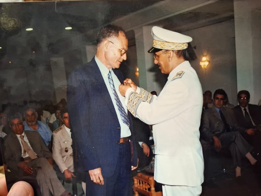 أسرة الفقيد الاستاذ ميمون البورياحي تتوجه بالشكر لجموع المعزين أسرة الفقيد الاستاذ ميمون البورياحي تتوجه بالشكر لجموع المعزين