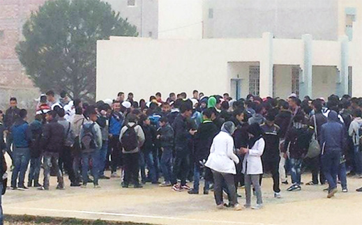 ثانوية قاسيطة.. مقاطعة شاملة للدراسة احتجاجا على عدم الاعتراف بالسنة الأمازيغية ثانوية قاسيطة.. مقاطعة شاملة للدراسة احتجاجا على عدم الاعتراف بالسنة الأمازيغية