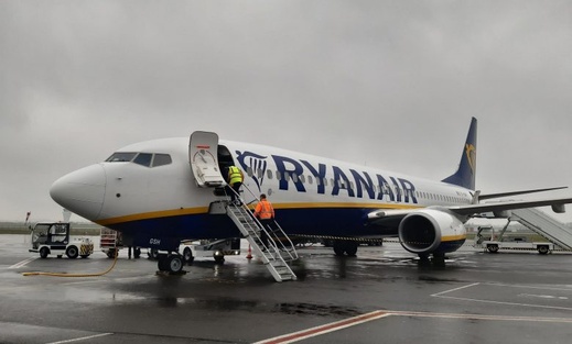 إلغاء خط مالقة – الناظور: قرار صادم يكشف حجم التهميش ويغضب المسافرين إلغاء خط مالقة – الناظور: قرار صادم يكشف حجم التهميش ويغضب المسافرين