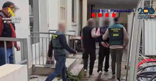 فرنسا تسلم السلطات الإسبانية مغربيا قتل 3 مزارعين بنافارا فرنسا تسلم السلطات الإسبانية مغربيا قتل 3 مزارعين بنافارا