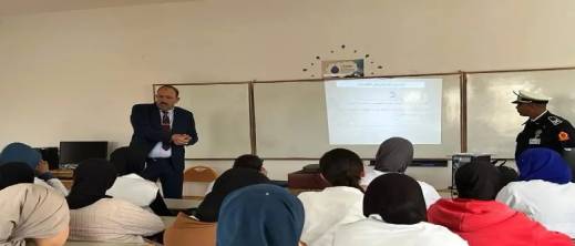 شرطة العروي تدخل المدارس لتعزيز وعي الشباب بمخاطر الإدمان شرطة العروي تدخل المدارس لتعزيز وعي الشباب بمخاطر الإدمان