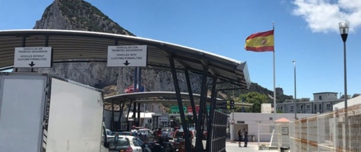 إسبانيا.. توقيف مغربيين حاولا تهريب 50 ألف يورو إلى جبل طارق إسبانيا.. توقيف مغربيين حاولا تهريب 50 ألف يورو إلى جبل طارق