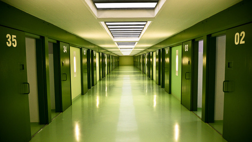 اعتقال طبيب أطفال ينتمي لحزب اليمين بالمدينة المحتلة إثر تورطه في قضية اعتداء جنسي اعتقال طبيب أطفال ينتمي لحزب اليمين بالمدينة المحتلة إثر تورطه في قضية اعتداء جنسي