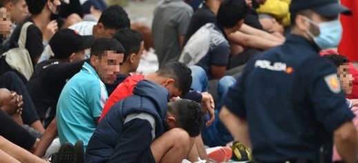 مبادرة تشريعية تقترح تشديد العقوبات ضد المغررين بالقاصرين للهجرة مبادرة تشريعية تقترح تشديد العقوبات ضد المغررين بالقاصرين للهجرة