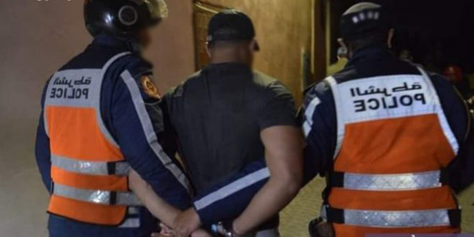 العروي.. الشرطة القضائية توقف "الصيد الثمين" في حملة أمنية ضد مروجي المخدرات العروي.. الشرطة القضائية توقف "الصيد الثمين" في حملة أمنية ضد مروجي المخدرات