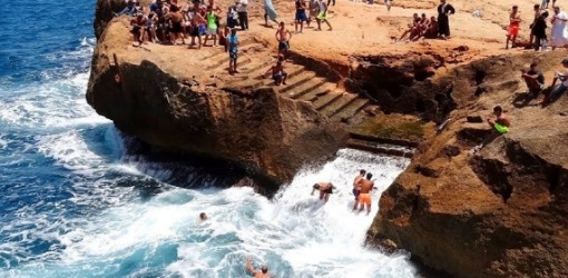 مصرع شاب عشريني غرقاً في منحدر مصرع شاب عشريني غرقاً في منحدر