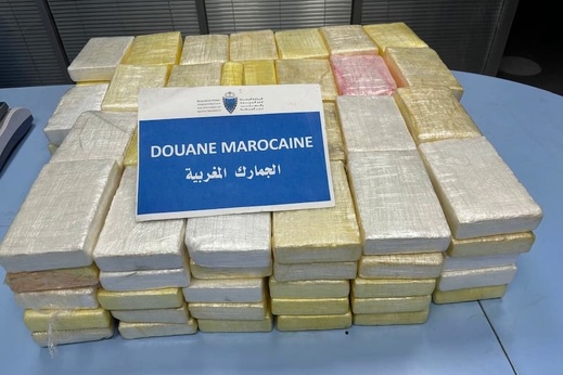 احباط تهريب كمية ضخمة من الكوكايين كانت مخبأة داخل حاويات للفحم بميناء طنجة