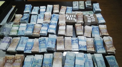 من داخل شركة نقل الأموال.. عصابة تسرق مليار ونصف كانت موجهة للصرافات البنكية وتفرّ إلى تركيا من داخل شركة نقل الأموال.. عصابة تسرق مليار ونصف كانت موجهة للصرافات البنكية وتفرّ إلى تركيا