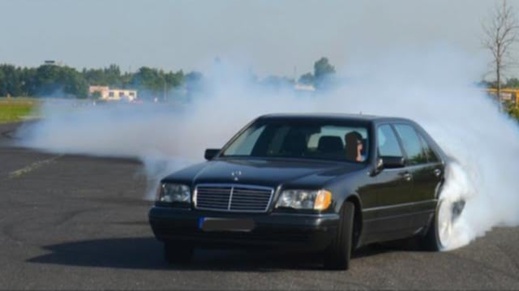 تعليمات جديدة من لفتيت للأمن والولاة: لا تساهل مع السياقة الاستعراضية والدراجات المعدلة تعليمات جديدة من لفتيت للأمن والولاة: لا تساهل مع السياقة الاستعراضية والدراجات المعدلة