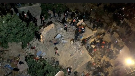 قتلى وجرحى في فاجعة انهيار منزل من أربعة طوابق تهز مدينة فاس ليلاً قتلى وجرحى في فاجعة انهيار منزل من أربعة طوابق تهز مدينة فاس ليلاً