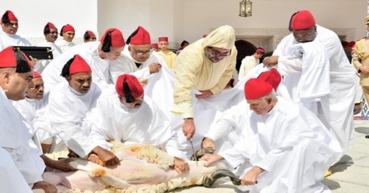 الفلك يحدد موعد عيد الأضحى.. وعيون المغاربة على قرار الملك بشأن إلغاء الذبح الفلك يحدد موعد عيد الأضحى.. وعيون المغاربة على قرار الملك بشأن إلغاء الذبح