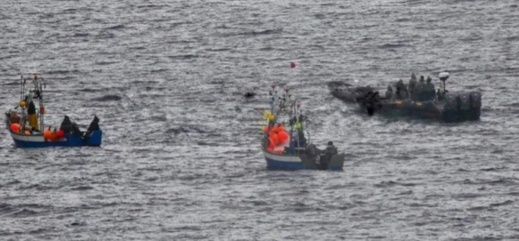 الحرس المدني الإسباني يوقف صيادين مغربيين بتهمة تهريب مهاجرين الحرس المدني الإسباني يوقف صيادين مغربيين بتهمة تهريب مهاجرين