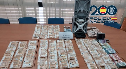 من الناظور إلى  اسبانيا.. سقوط إمبراطورية الحشيش بقبضة الشرطة  وهكذا وضف  من الناظور إلى  اسبانيا.. سقوط إمبراطورية الحشيش بقبضة الشرطة  وهكذا وضف